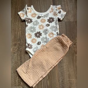 3 likes, 18 month, white, orange, tan, beige flower set